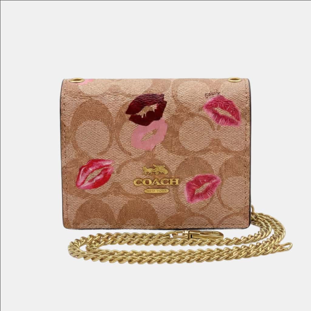 Khaki Lips