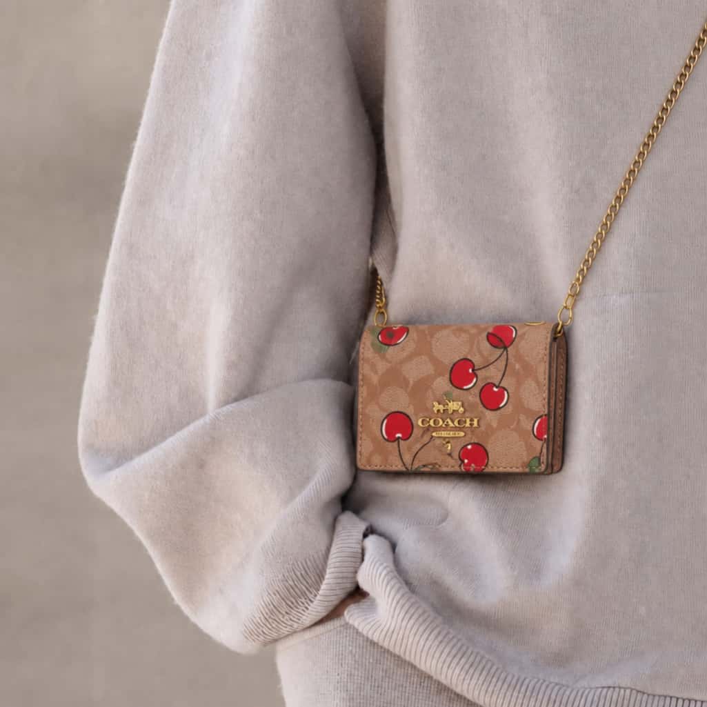 Khaki Cherry
